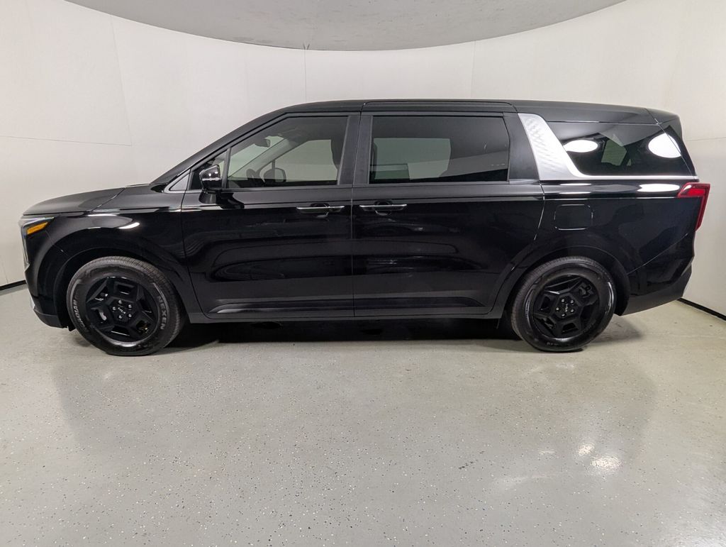 New 2026 Kia Carnival LXS Minivan/Van