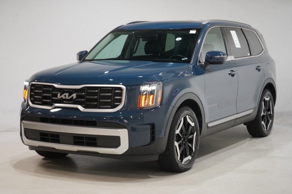 Used 2025 Kia Telluride S SUV