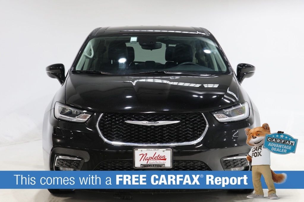 Used 2024 Chrysler Pacifica Touring L Minivan/Van