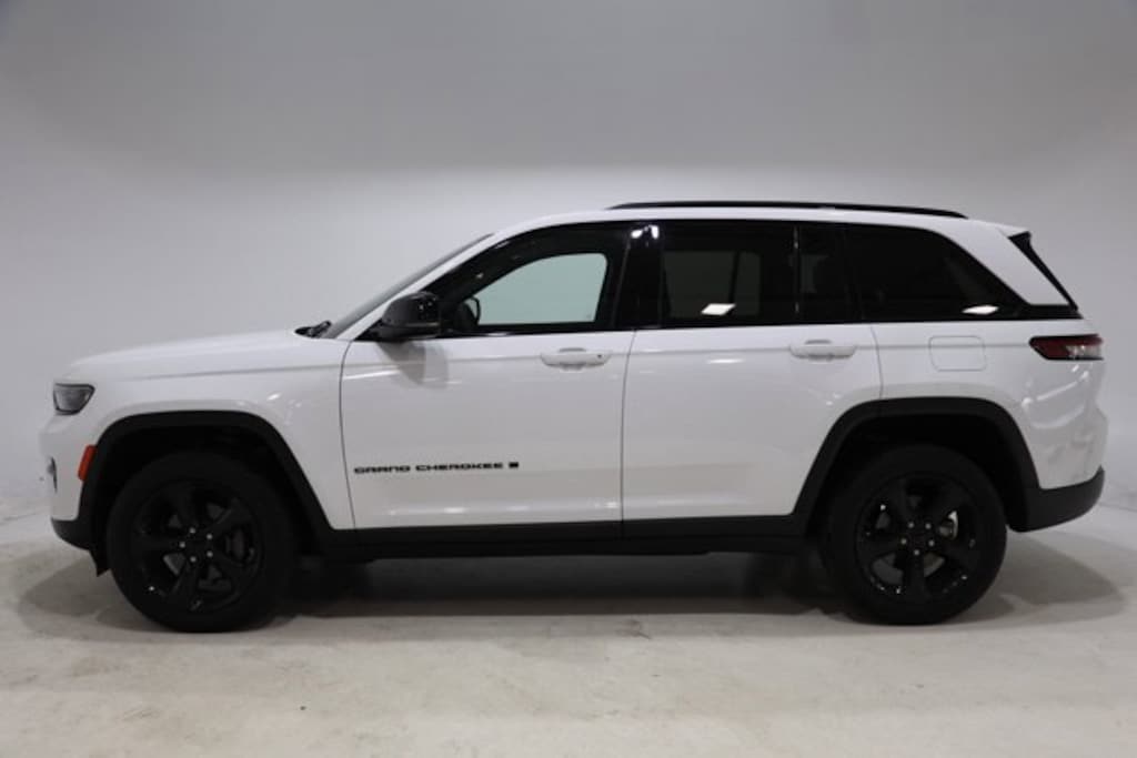 Used 2023 Jeep Grand Cherokee Altitude X SUV