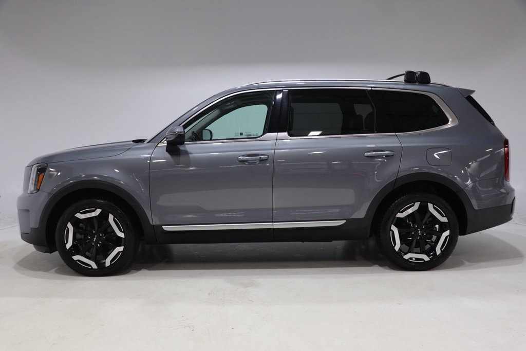 Used 2025 Kia Telluride S SUV