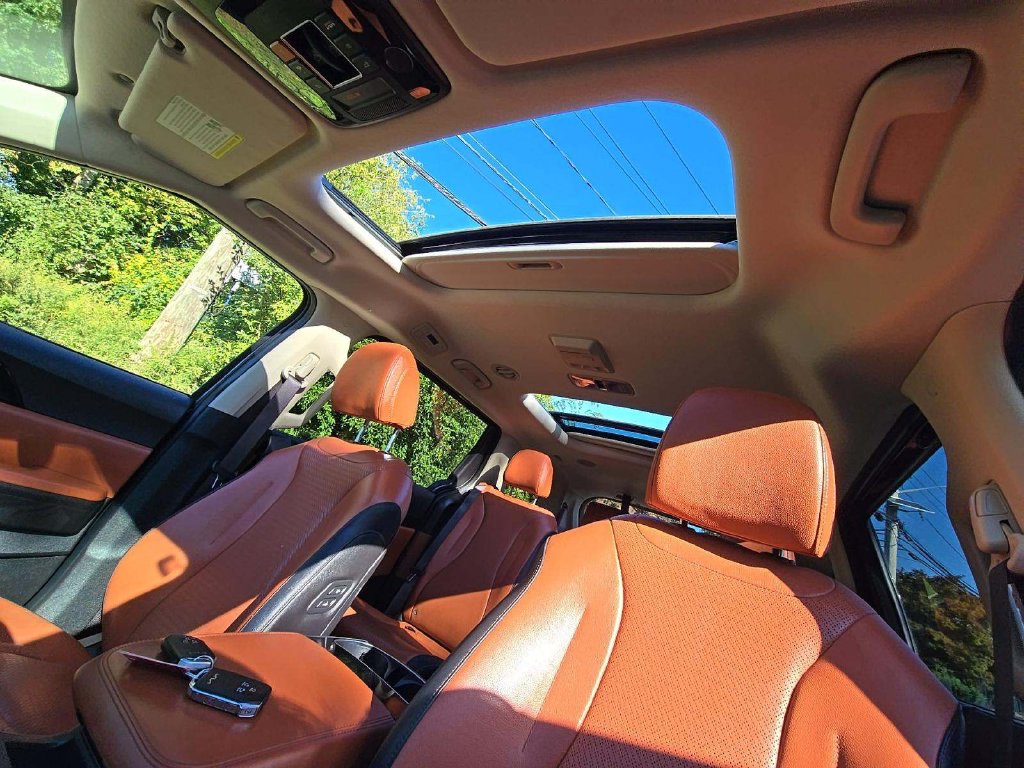 Used 2024 Kia Carnival SX Prestige Minivan/Van