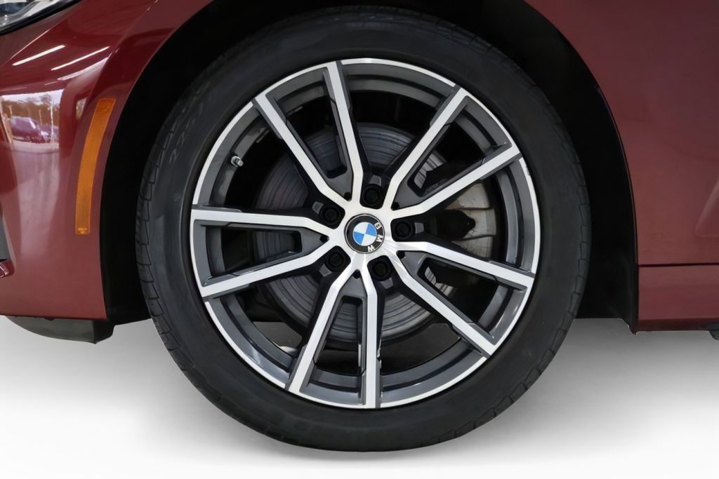 2022 BMW 3 Series 330i - Photo 10