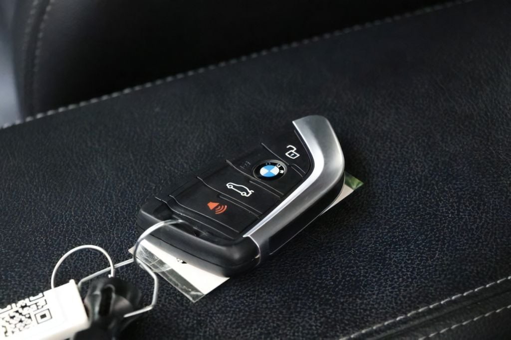 2022 BMW 3 Series 330i - Photo 34