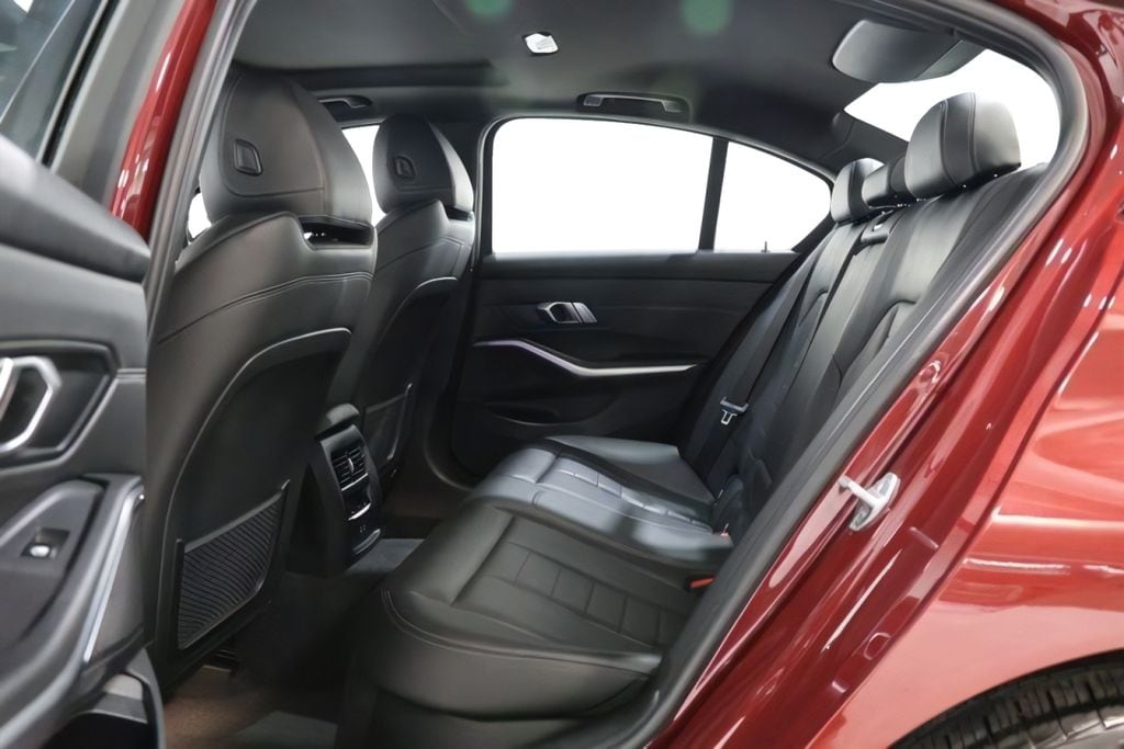 2022 BMW 3 Series 330i - Photo 30