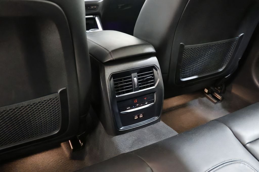 2022 BMW 3 Series 330i - Photo 31