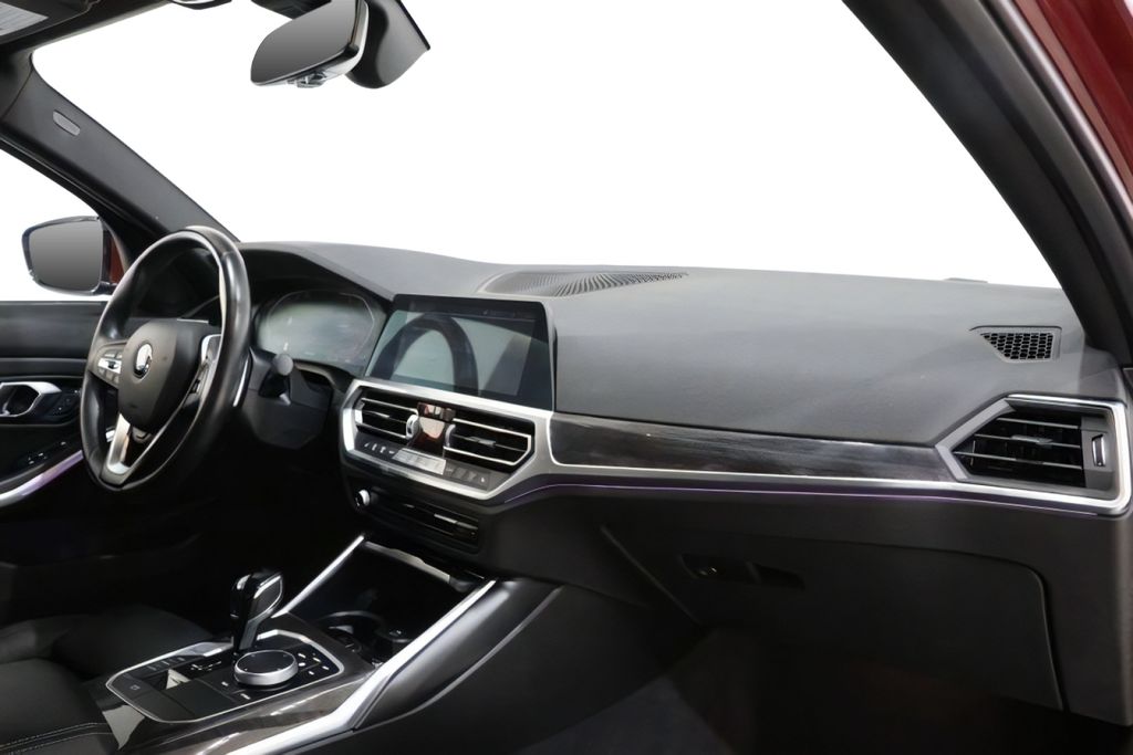 2022 BMW 3 Series 330i - Photo 17