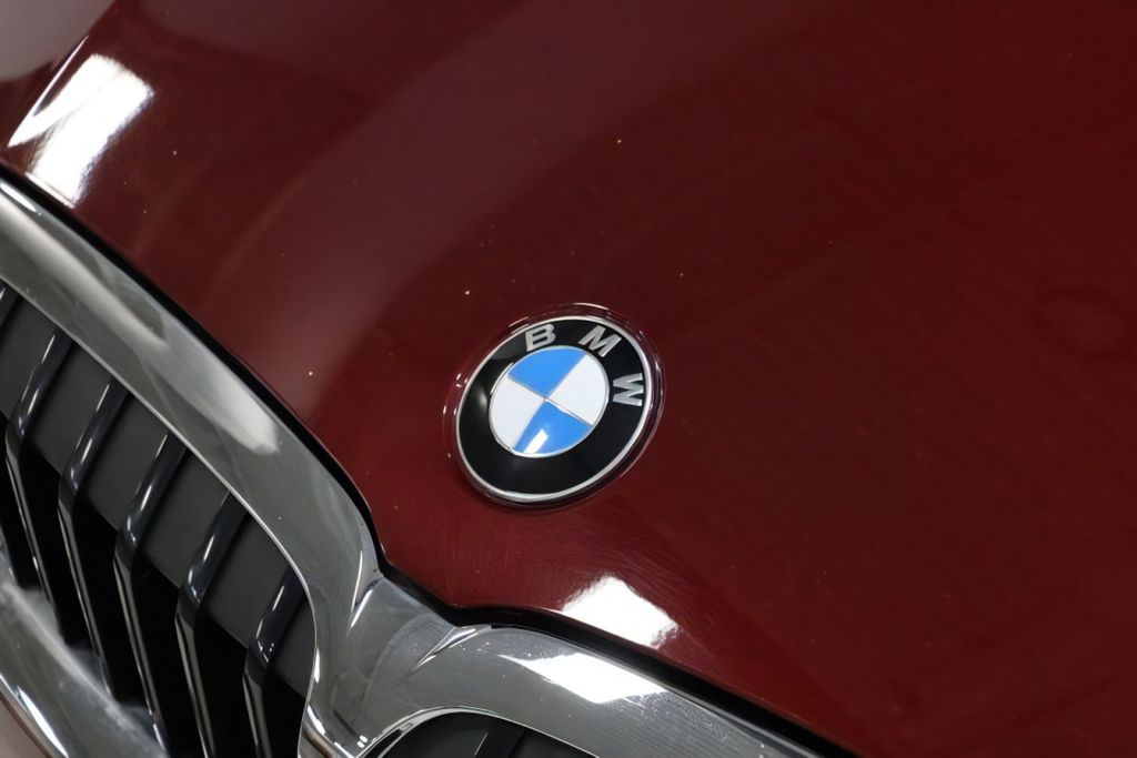 2022 BMW 3 Series 330i - Photo 12