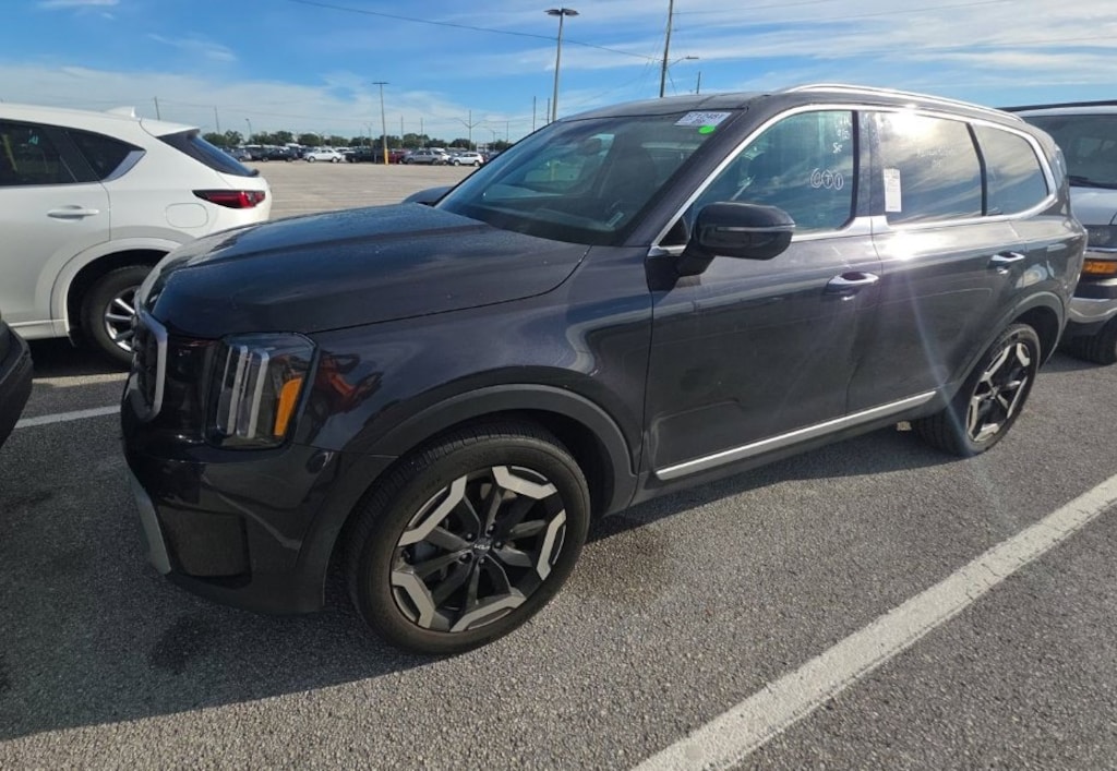 Used 2025 Kia Telluride S SUV