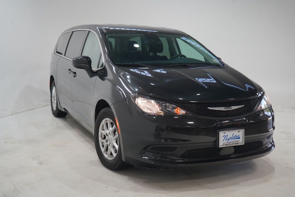 2023 Chrysler Voyager
