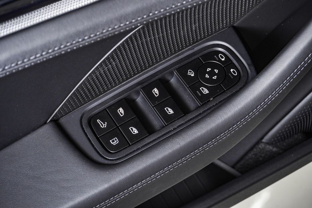 2026 Porsche Panamera 4 E-Hybrid - Photo 25