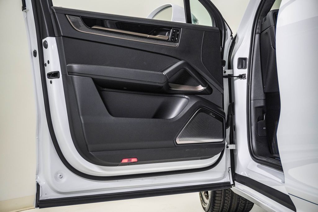 2026 Porsche Cayenne Coupe Turbo E-Hybrid - Photo 25