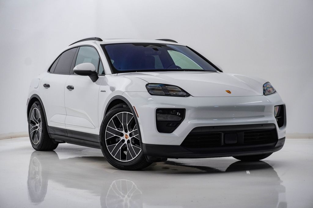 2025 Porsche Macan Base - Photo 8