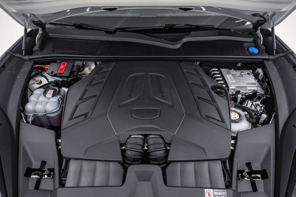 2026 Porsche Cayenne Coupe Turbo E-Hybrid - Photo 29