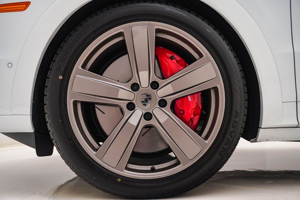 2026 Porsche Cayenne Coupe Turbo E-Hybrid - Photo 13