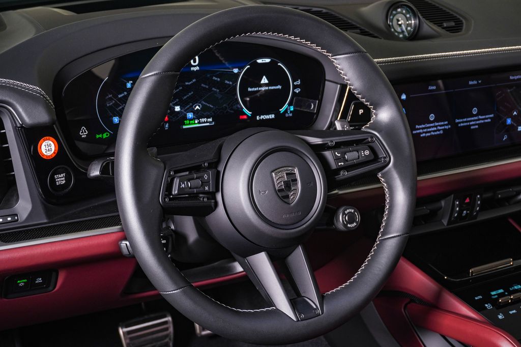 2026 Porsche Cayenne Turbo E-Hybrid - Photo 19
