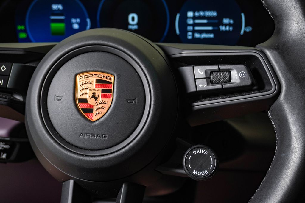 2025 Porsche Macan Base - Photo 19