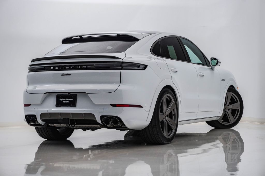 2026 Porsche Cayenne Coupe Turbo E-Hybrid - Photo 11