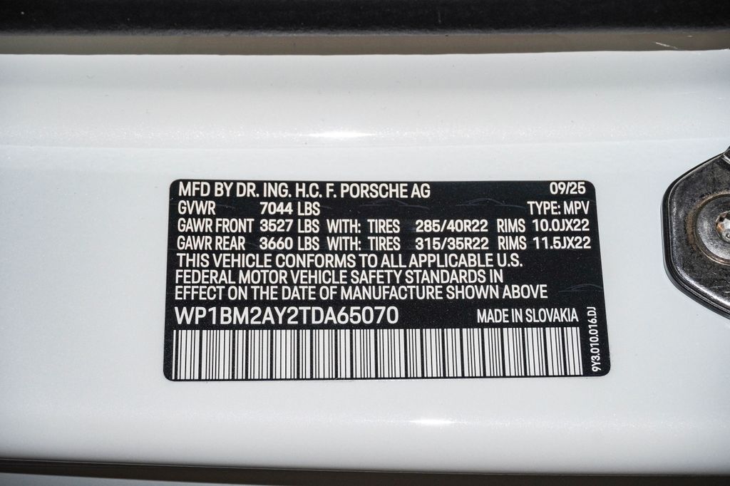 2026 Porsche Cayenne Coupe Turbo E-Hybrid - Photo 30