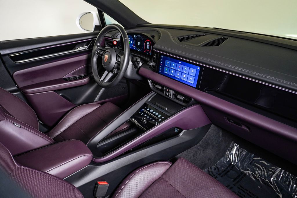 2025 Porsche Macan Base - Photo 14