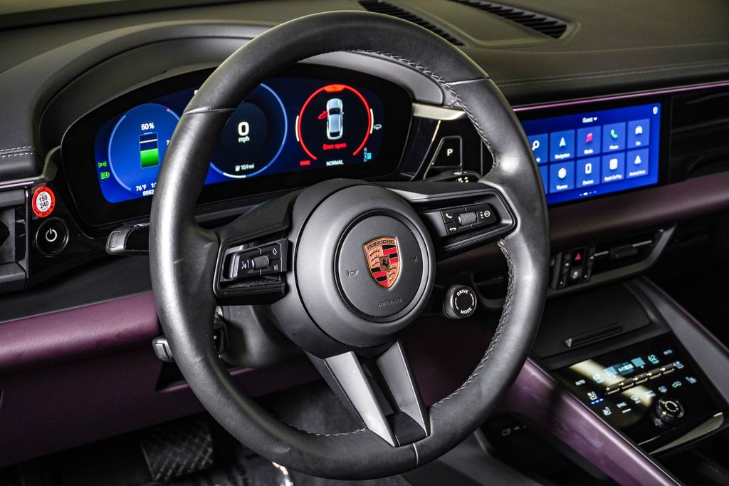 2025 Porsche Macan Base - Photo 18