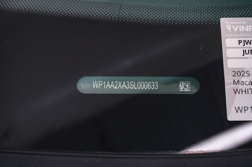 2025 Porsche Macan Base - Photo 30
