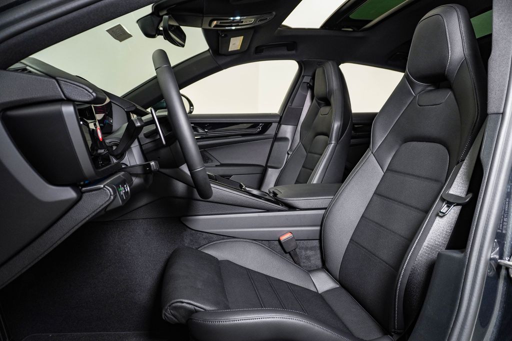 New 2026 Porsche Panamera 4 Hatchback