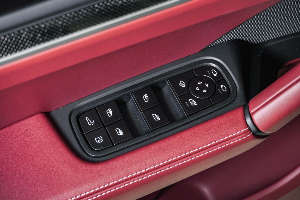 2026 Porsche Cayenne Turbo E-Hybrid - Photo 26