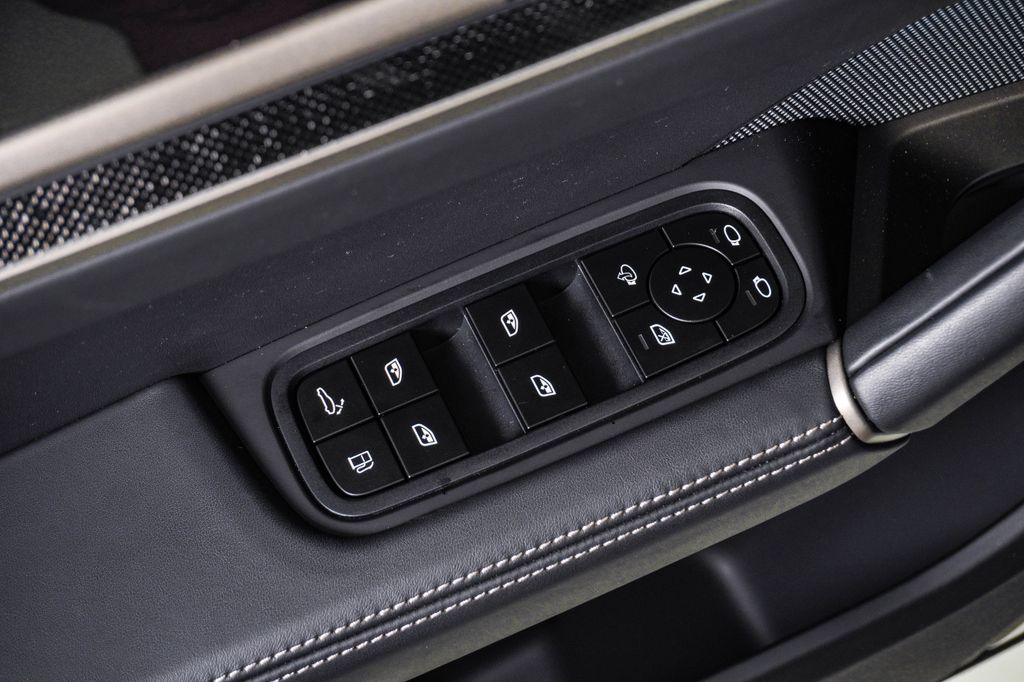 2026 Porsche Cayenne Coupe Turbo E-Hybrid - Photo 26