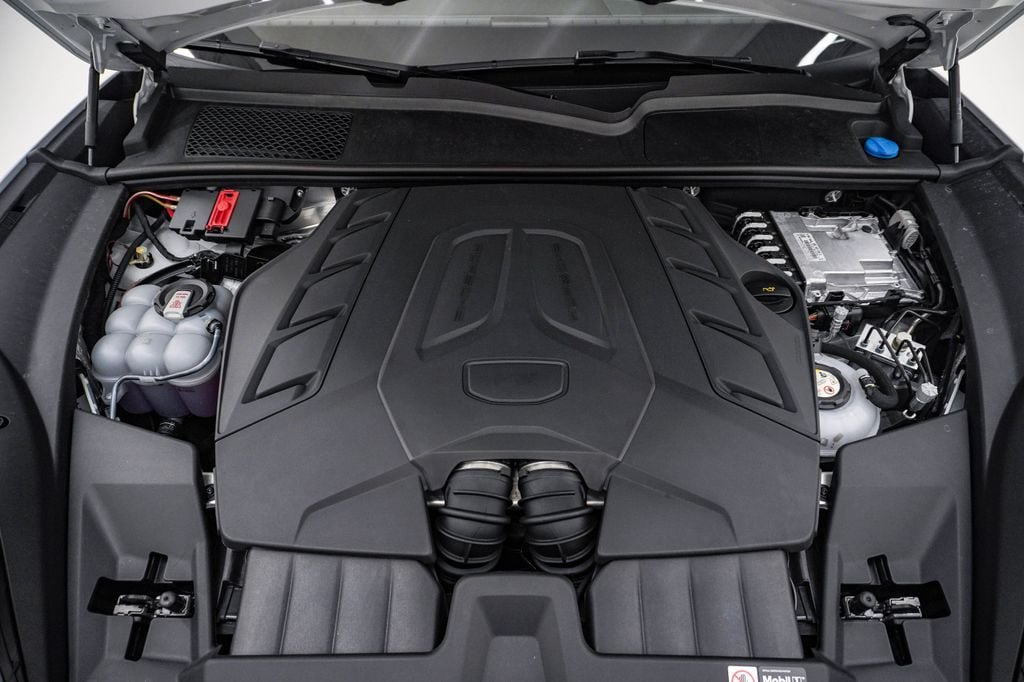 2026 Porsche Cayenne Turbo E-Hybrid - Photo 29