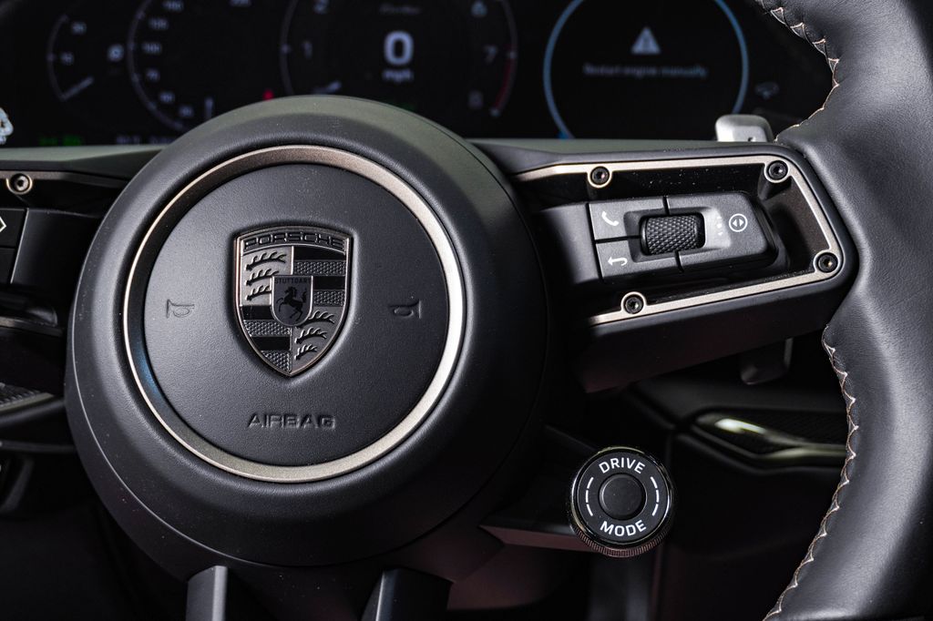 2026 Porsche Cayenne Coupe Turbo E-Hybrid - Photo 19