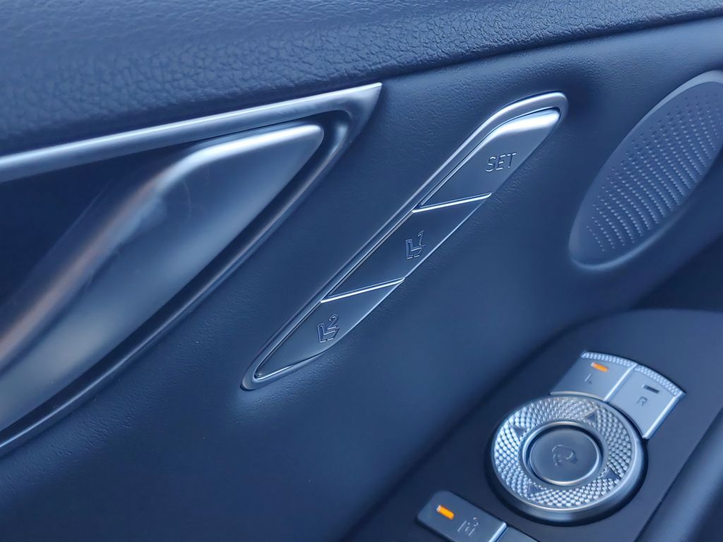 2026 GENESIS G80 Advanced - Photo 17