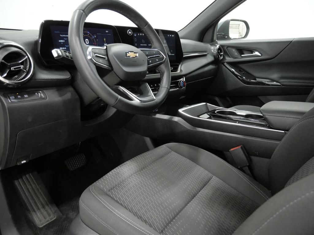2025 Chevrolet Equinox LT - Photo 11