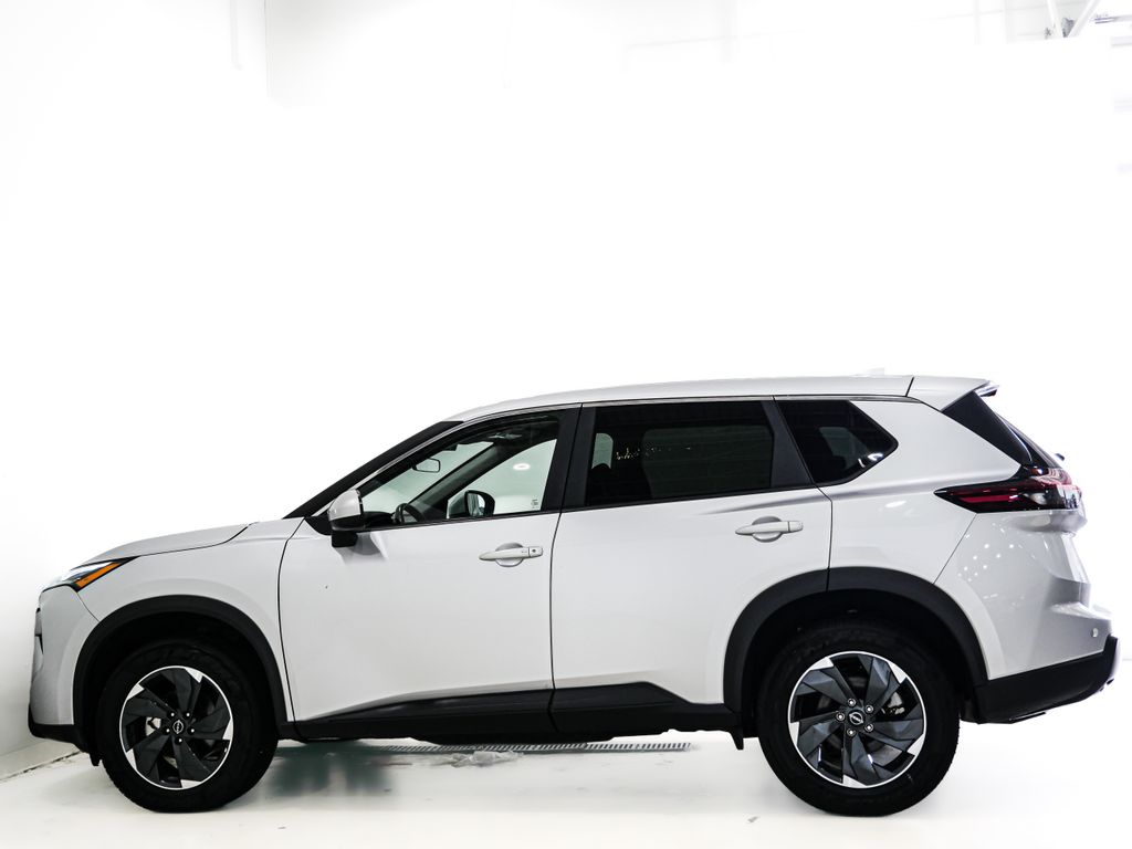 2025 Nissan Rogue SV - Photo 5