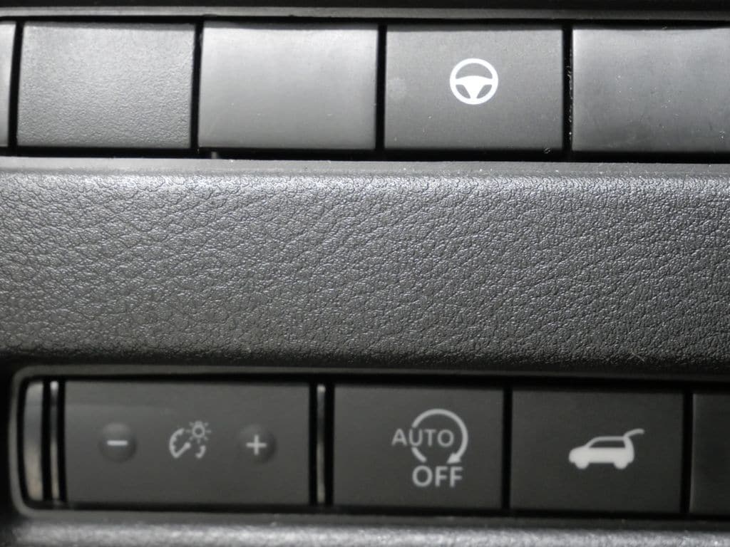 2025 Nissan Rogue SV - Photo 14