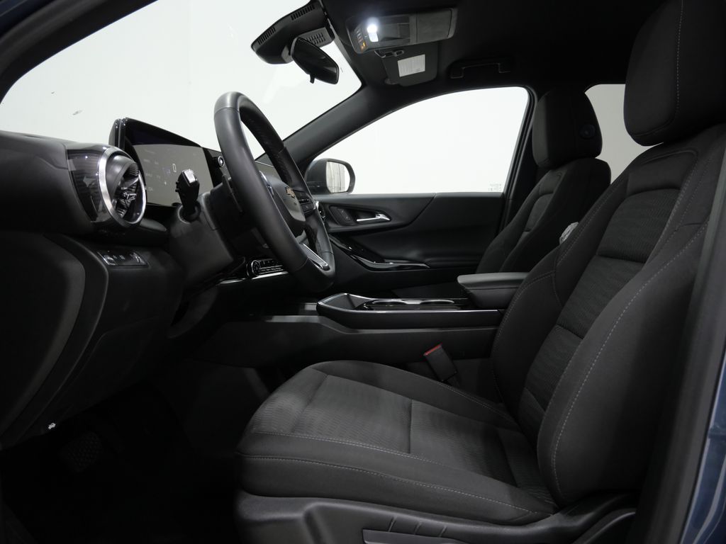 2025 Chevrolet Equinox LT - Photo 12