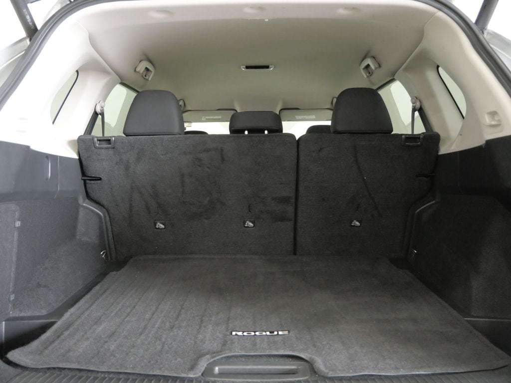 2025 Nissan Rogue SV - Photo 25