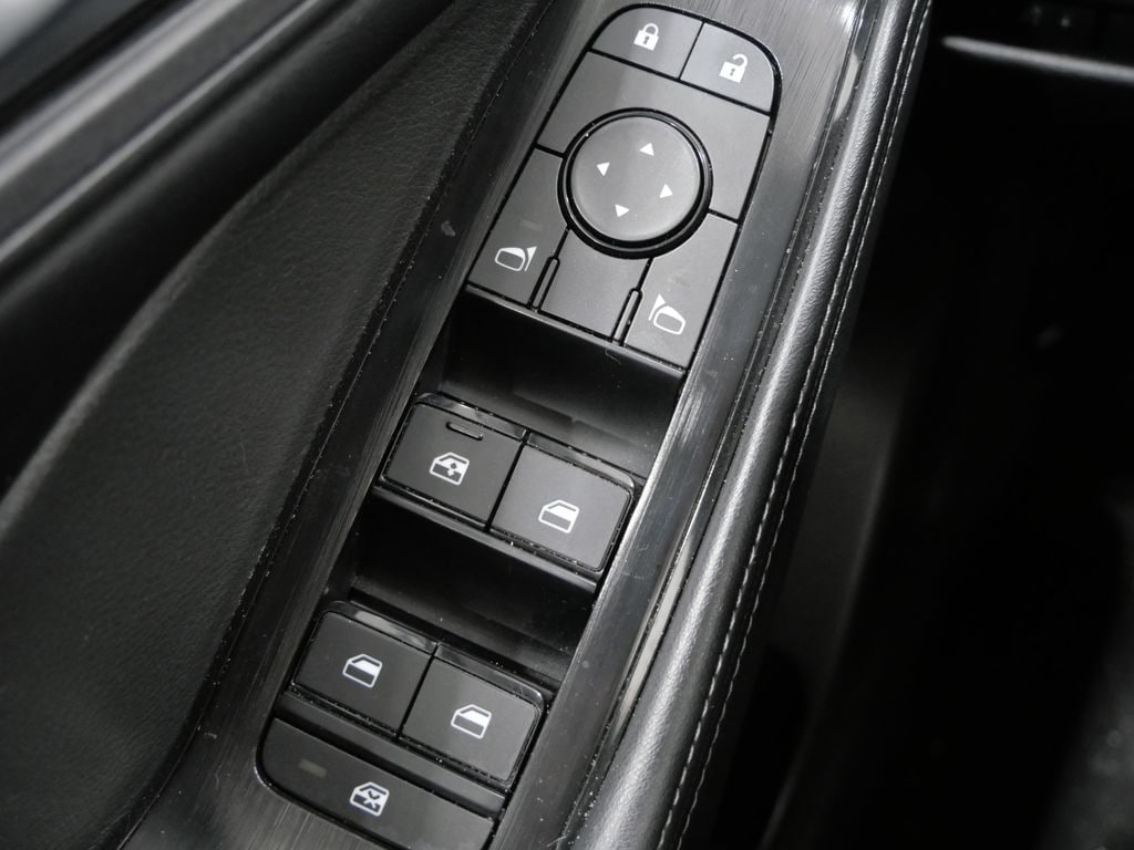 2025 Nissan Rogue SV - Photo 13
