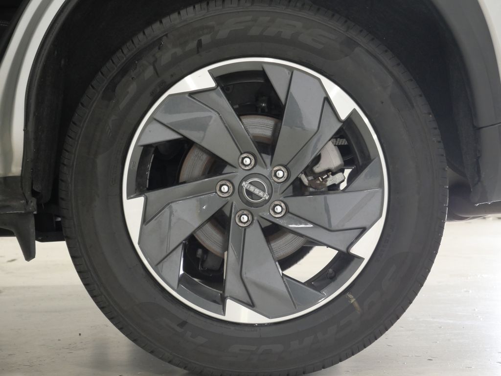 2025 Nissan Rogue SV - Photo 9