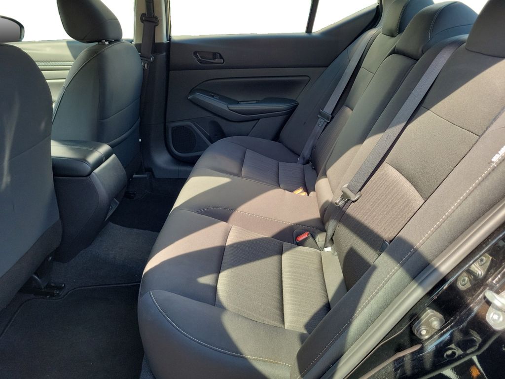 2025 Nissan Altima SV - Photo 24