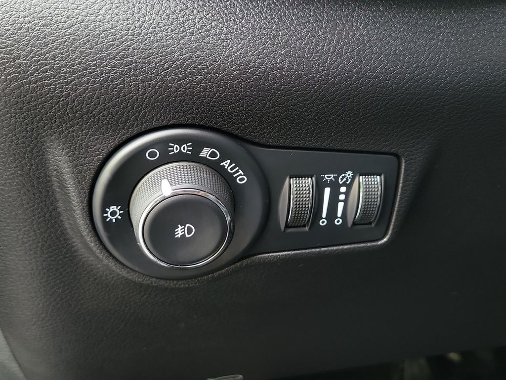 2025 Jeep Compass Latitude - Photo 24