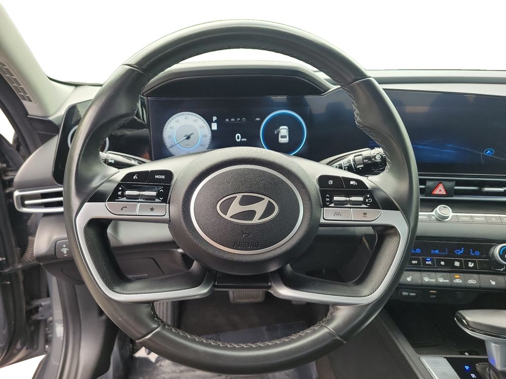 2025 Hyundai Elantra SEL - Photo 12
