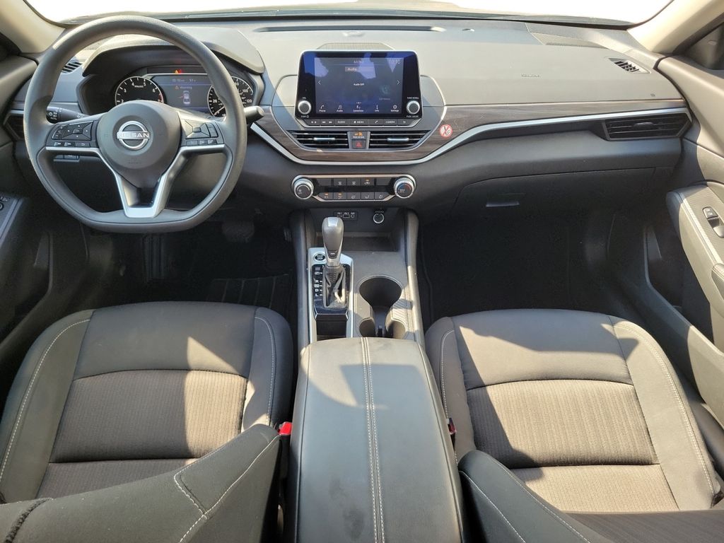 2025 Nissan Altima SV - Photo 11