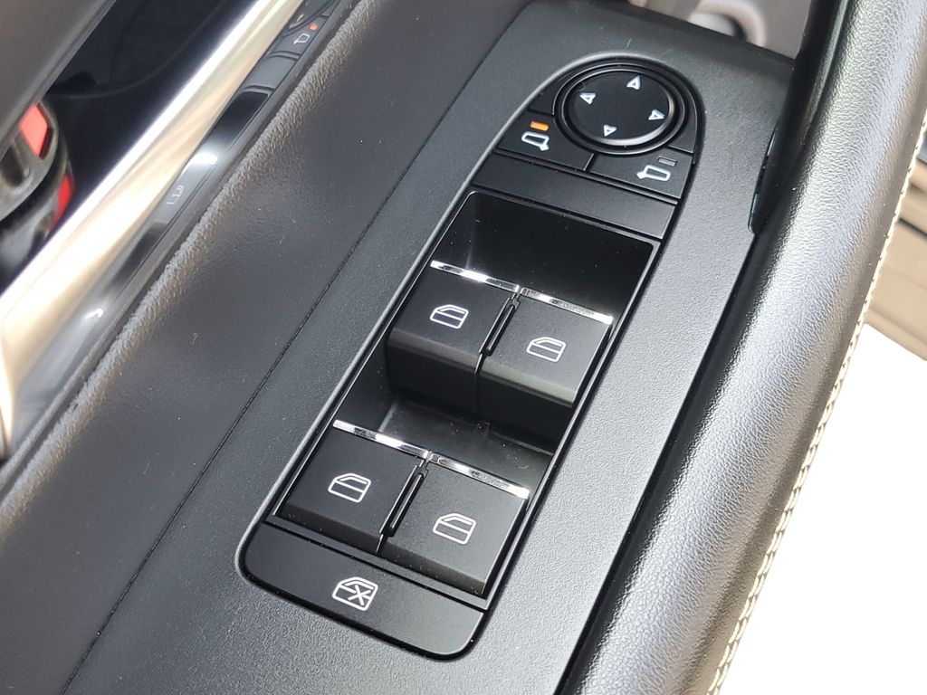 2025 Mazda CX-90 Preferred Package - Photo 24