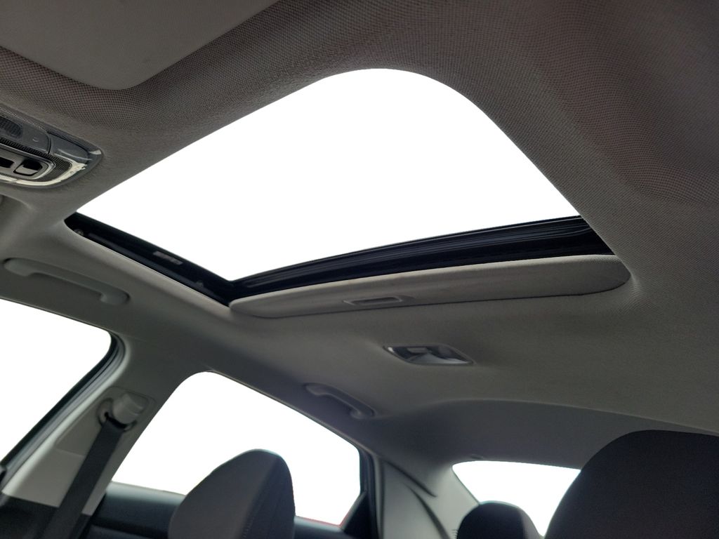 2025 Hyundai Elantra SEL - Photo 13