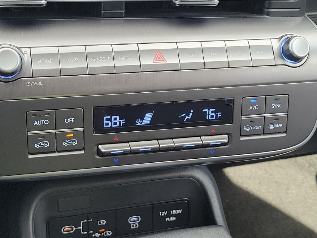 2025 Hyundai Kona SEL - Photo 13