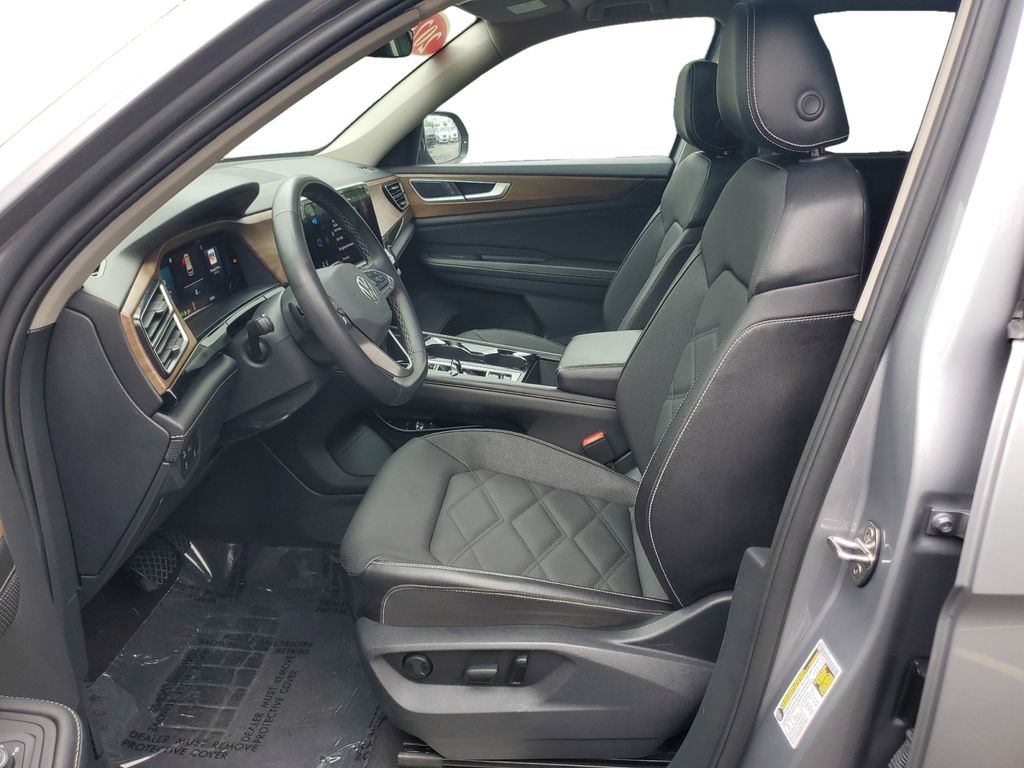 2024 Volkswagen Atlas SE w/Tech - Photo 22