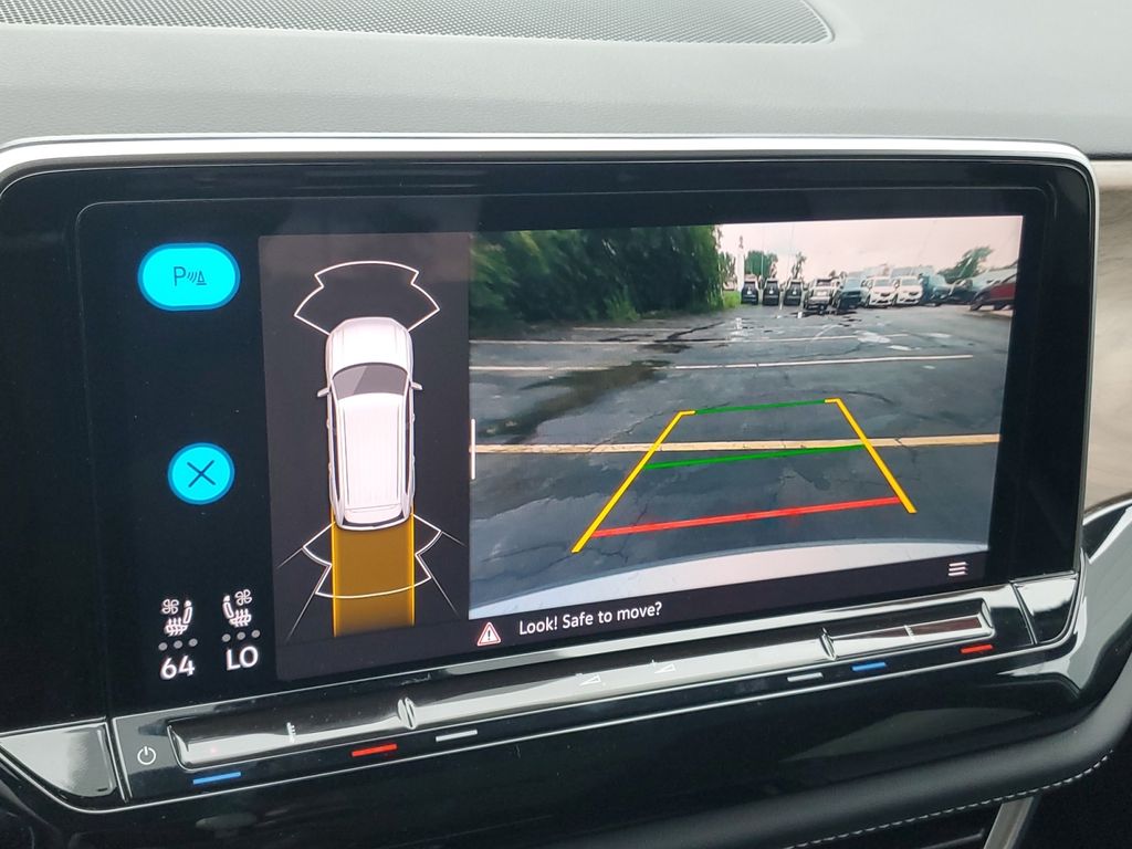 2024 Volkswagen Atlas SE w/Tech - Photo 16
