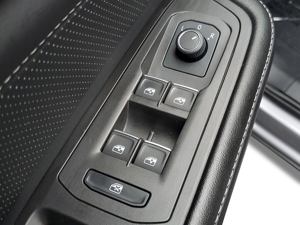 2024 Volkswagen Atlas SE w/Tech - Photo 24