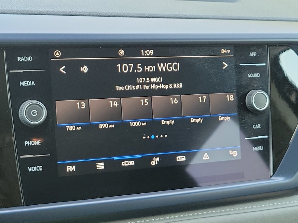 2024 Volkswagen Taos SE - Photo 12